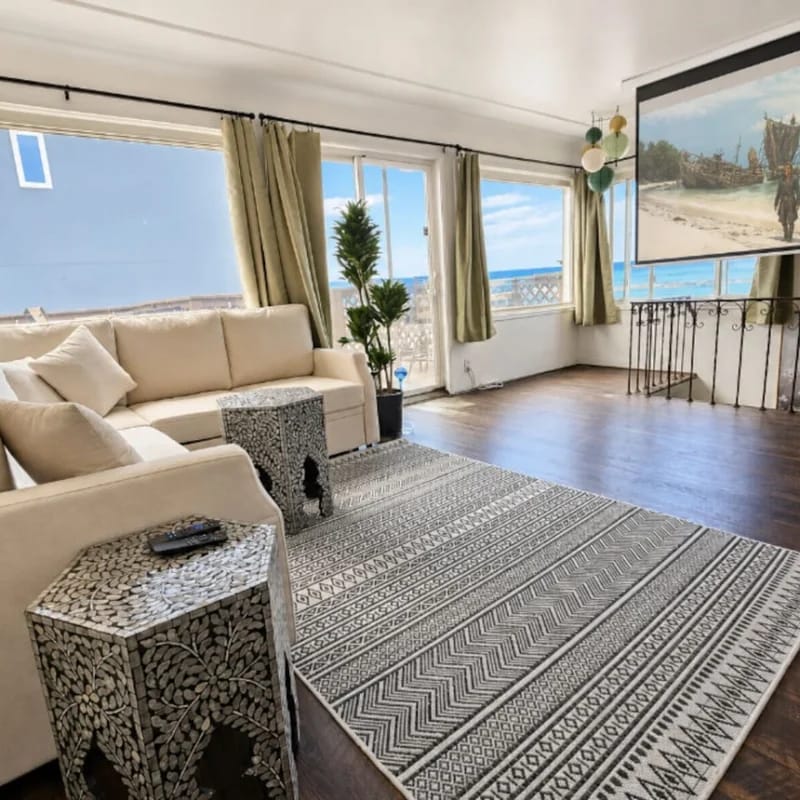 Epic City Views • 2 Decks, 2 Jacuzzis, Sleeps 17